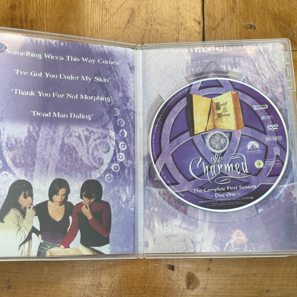 Charmed (The Original 90s) - The Complete First Season on DVD - Picture 8 of 14